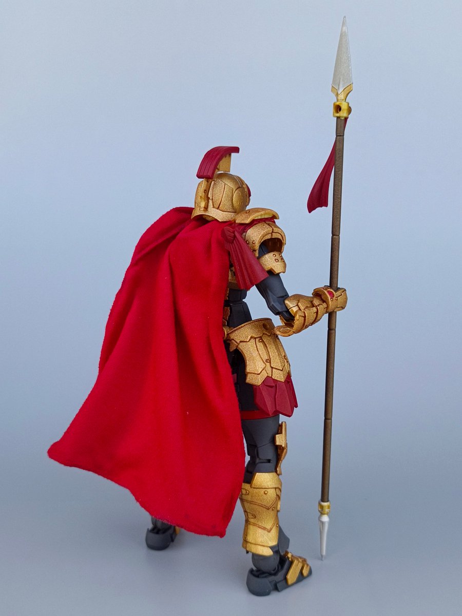 ZeroEdgeDaniel's tweet photo. I never understood how a Greek Hoplite-based design would be called "gladiator"😅. Here's mine, with a repaint, the Greek lambda symbol on the hoplon (or aspis) shield, and a better-looking cape.
#30MF https://t.co/VFbMew9SnL