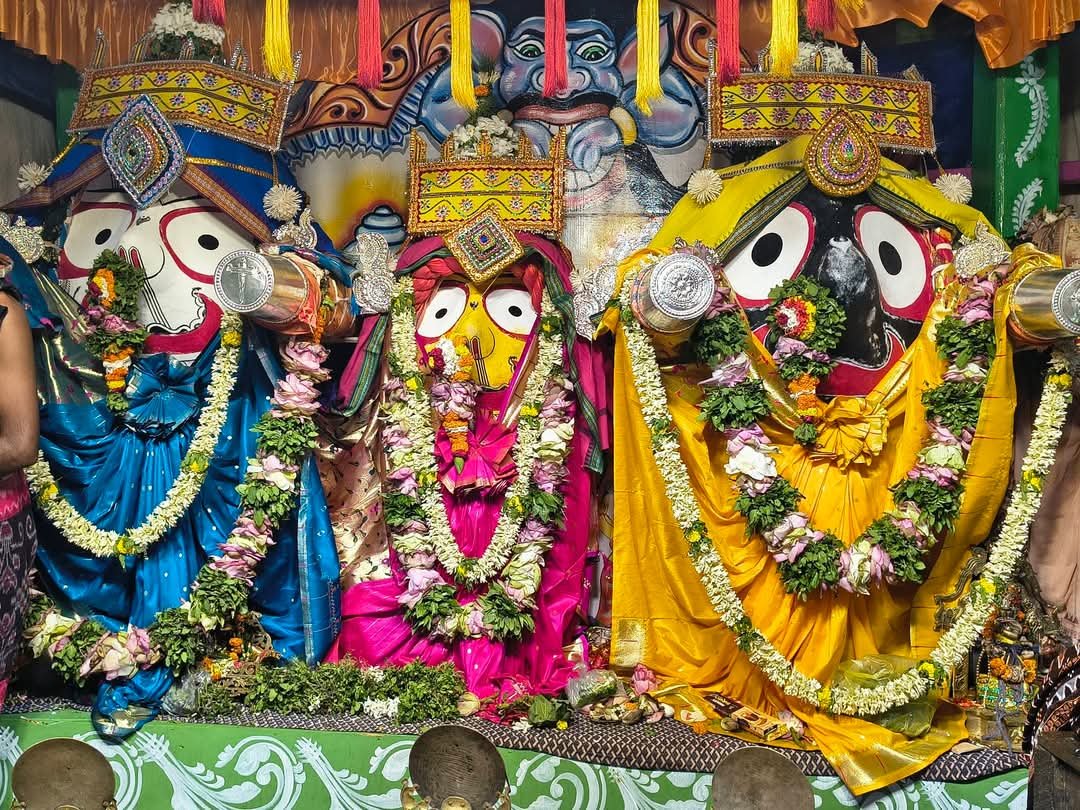 KJagadeb's tweet photo. ଜୟ ଜଗନ୍ନାଥ 🙏 
ତୃତୀୟ ଶ୍ରୀ କ୍ଷେତ୍ରର ନୀଳଗିରି ।
ରଥଯାତ୍ରା।🙏⚫♦️⚫🙏 https://t.co/YSb6kY8WZA