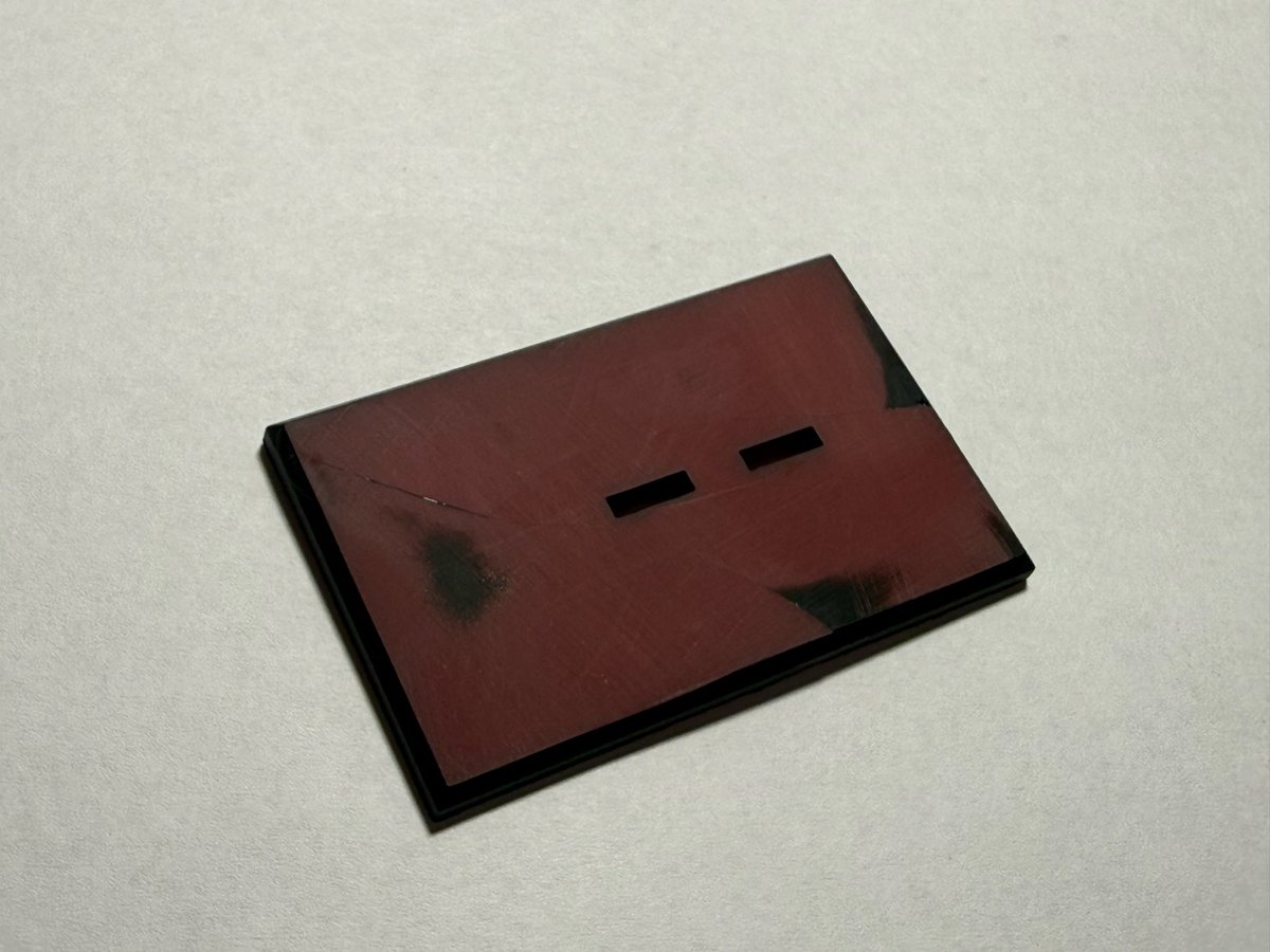 zalard's tweet photo. 某機体の台座が
バキバキに割れていまして
接着して 表面を
やすりでゴシゴシと

塗装 してみっかな https://t.co/8QtKBpNTNi