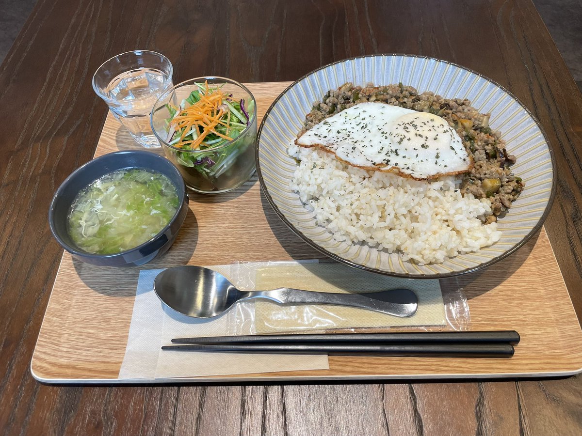 torobutta's tweet photo. 久々にガパオライス食べた。
#Wanderlust https://t.co/KUef4Fi7sr