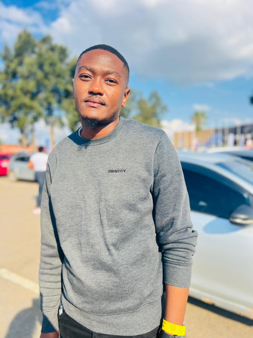Bobzin_SD's tweet photo. @Bobzin_SD Sibal'khulu 🙌 https://t.co/bvPEbvOdFC