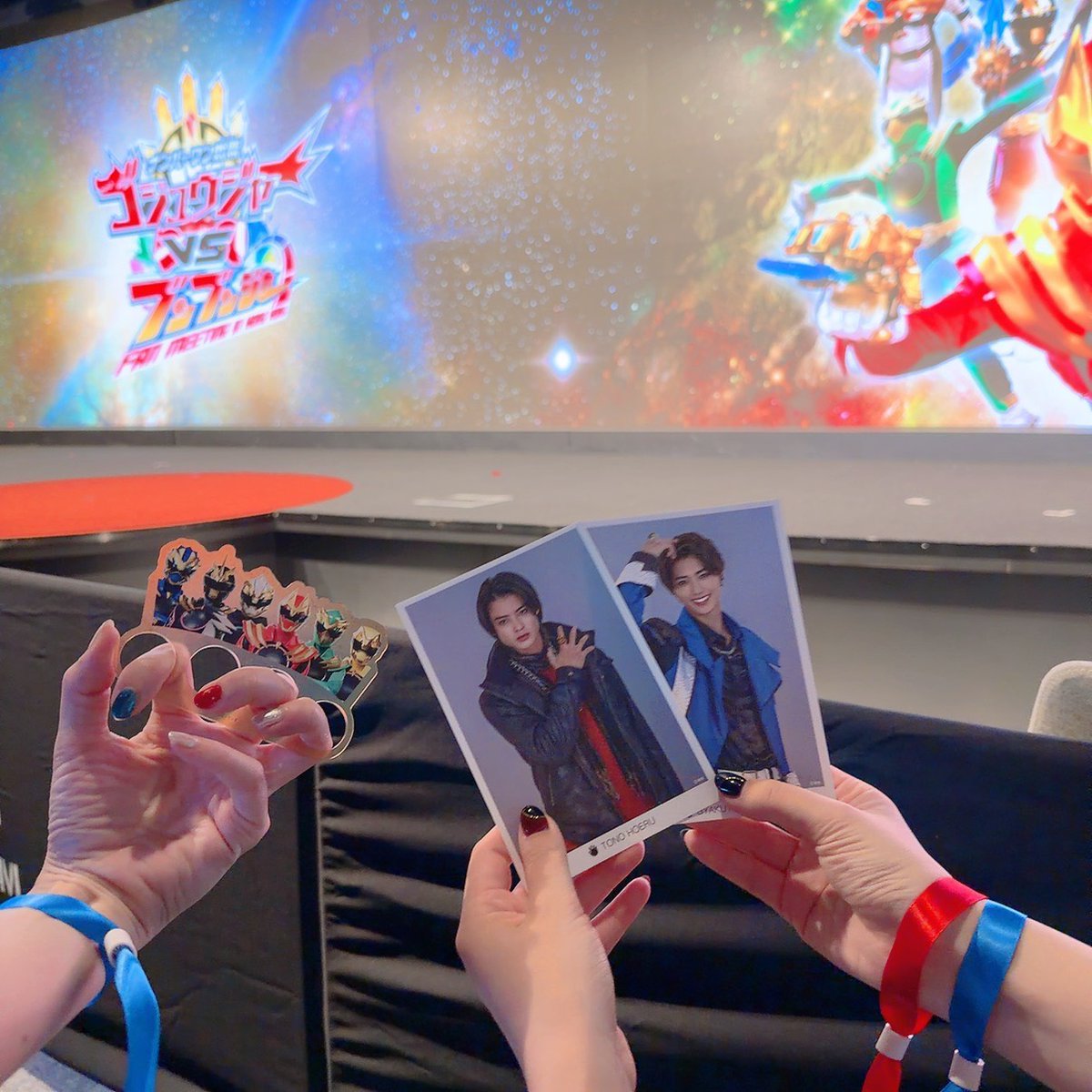 cambotch's tweet photo. 今更だけどファンミin香港に行ってきたよ🇭🇰
久々に大きなスクリーンで観るゴジュブンも野生のカン踊ってくれるレオンもビジュ神すぎみおひでの仲良しトークもまさかのご当地プロポーズも全部最高だった〜ありがとうございました💍✨️ https://t.co/IhxRrpGOvH