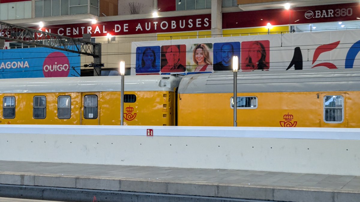 Unoscuantostre1's tweet photo. 🟡🟡 @azaft_org #Canfrancero #AZAFT #tren #ferrocarril https://t.co/S8gnkrUUw1