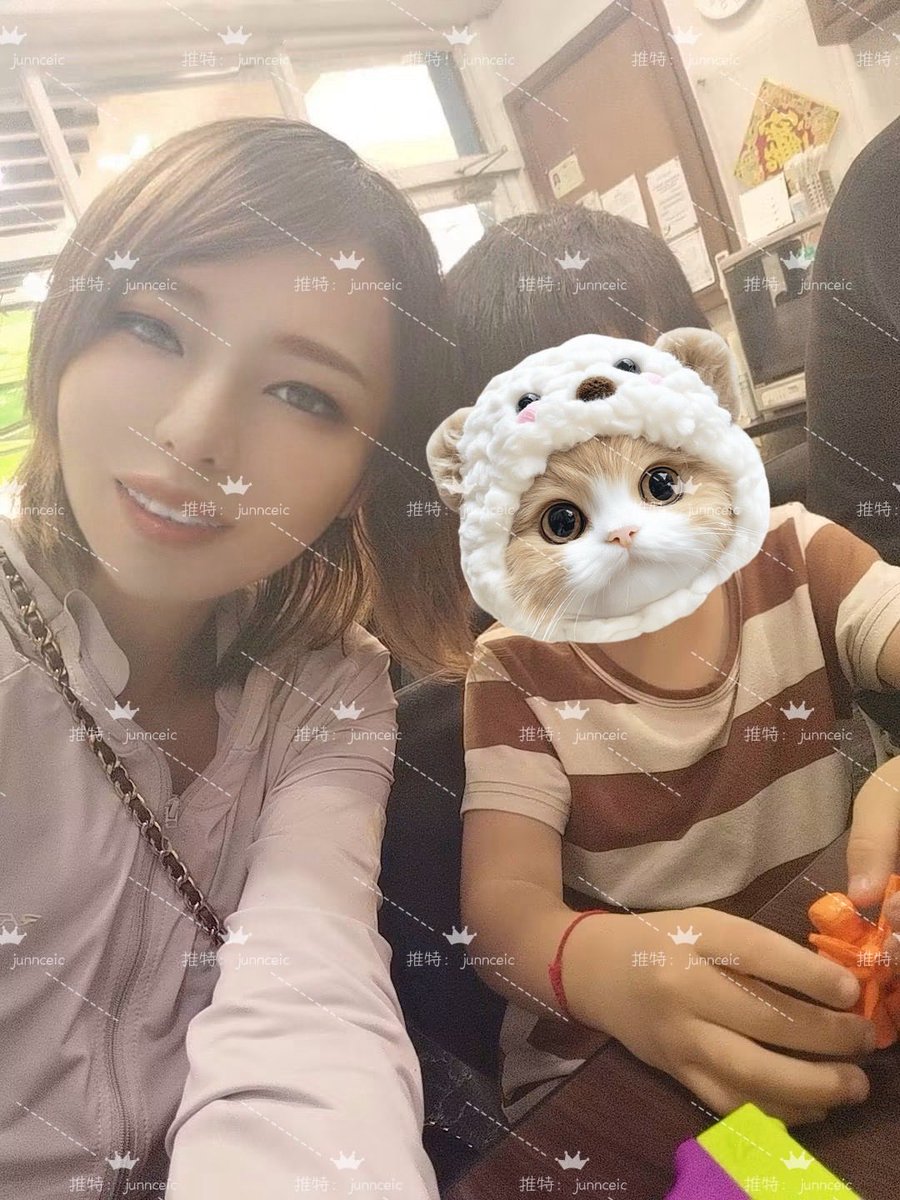 Junnceic's tweet photo. 有時候真的很累
但孩子一句「媽媽抱抱」
好像又把今天的電充回來了一點❤️

這就是母愛吧！當媽媽之後才知道自己有多大的韌性

#媽媽日常
#生活日記 https://t.co/2Zv1IEEaya