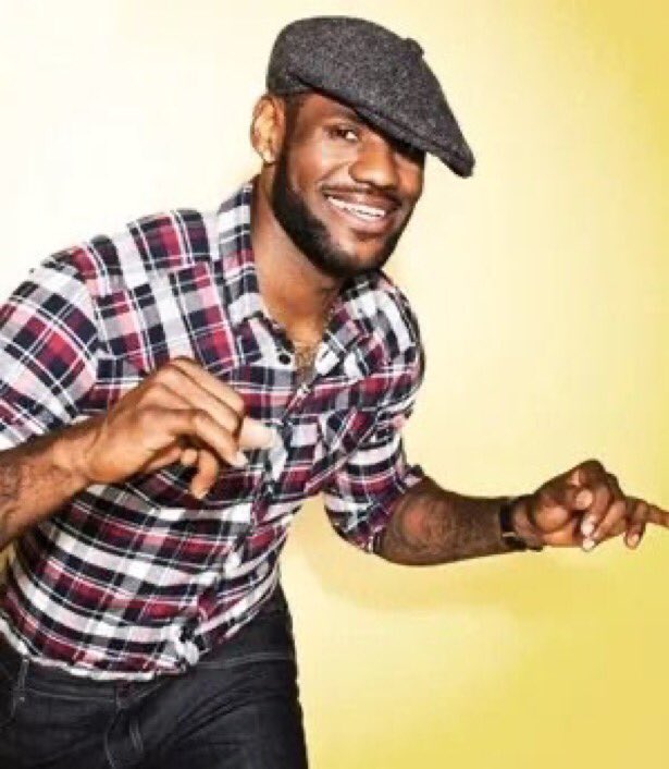 starboy_66's tweet photo. @notcrypticno how lebron be hitting savnnah with backshots https://t.co/tQ03j6tGQn