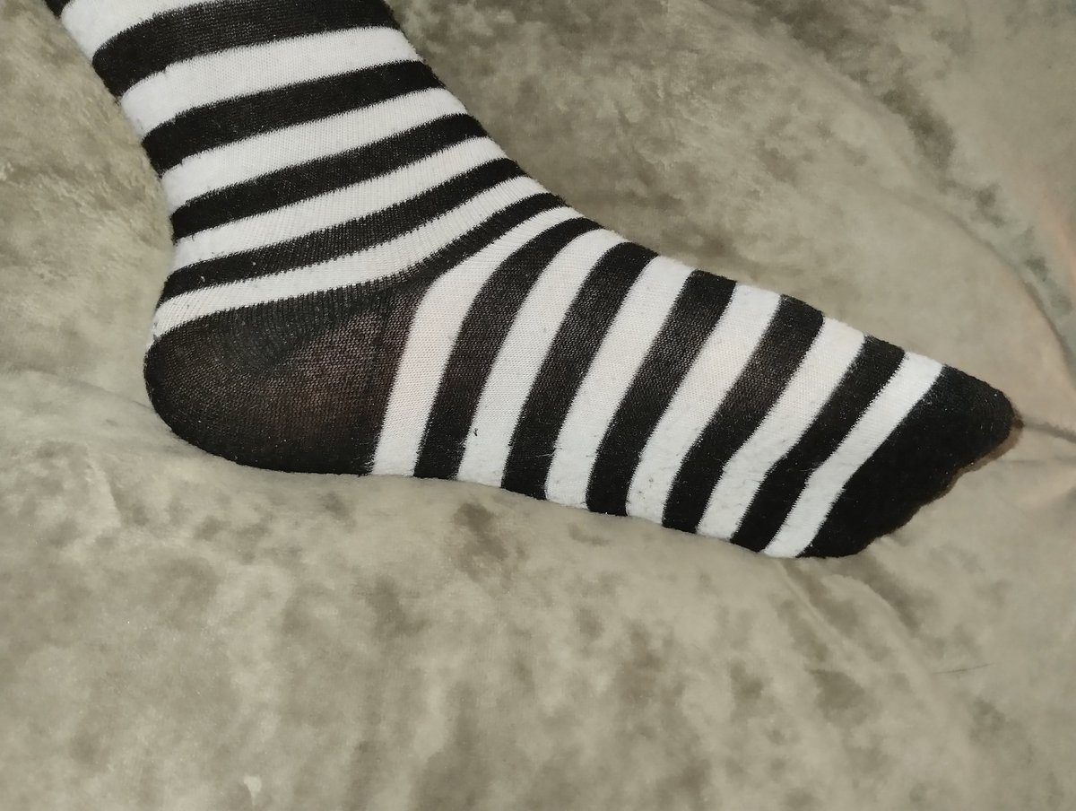 Roy_pawser's tweet photo. #feet #femboy #footfetısh #boy #twink #cute #goodboy https://t.co/ulIuQVp1he