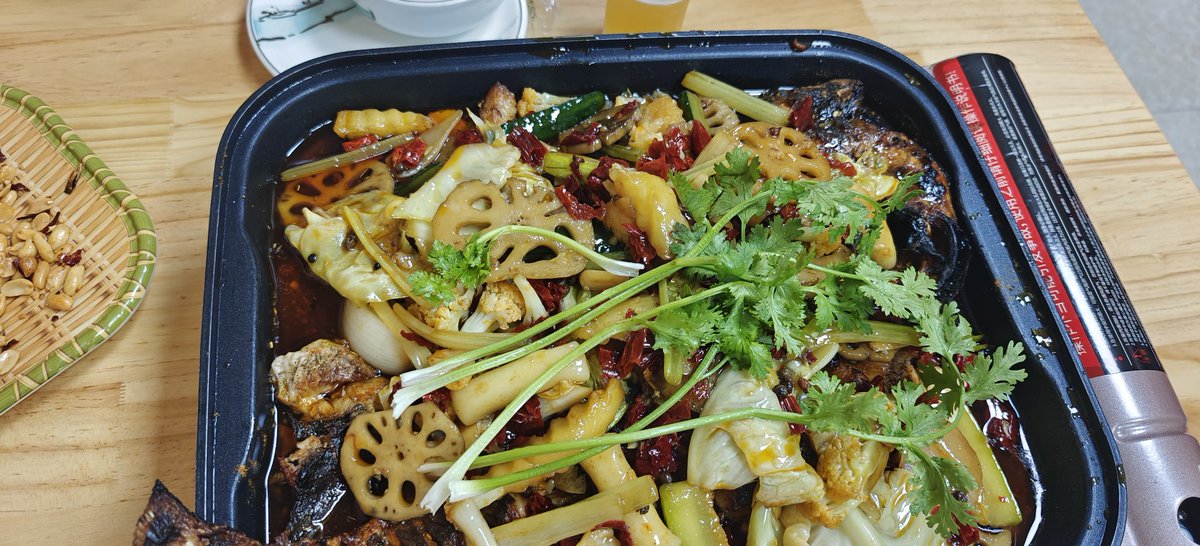 qqa115883's tweet photo. 马路就是要过马的 https://t.co/3tcRdoCmSI