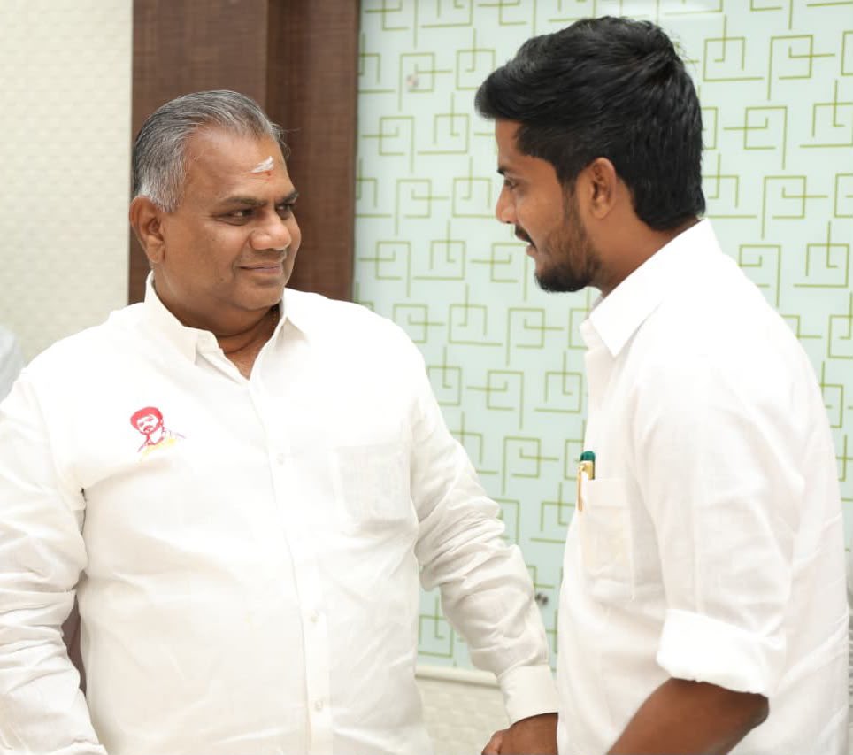 RameshOffcl's tweet photo. எனது பேரன்பிற்குரிய மாண்புமிகு அமைச்சர் மற்றும் தமிழக வெற்றிக் கழக பொதுச்செயலாளர் அண்ணன் @BussyAnand அவர்களுக்கு இனிய பிறந்தநாள் வாழ்த்துகள். 

@CMOTamilnadu | @TVKVijayHQ 
#தமிழகவெற்றிக்கழகம்‌ https://t.co/drRMmBbyE3