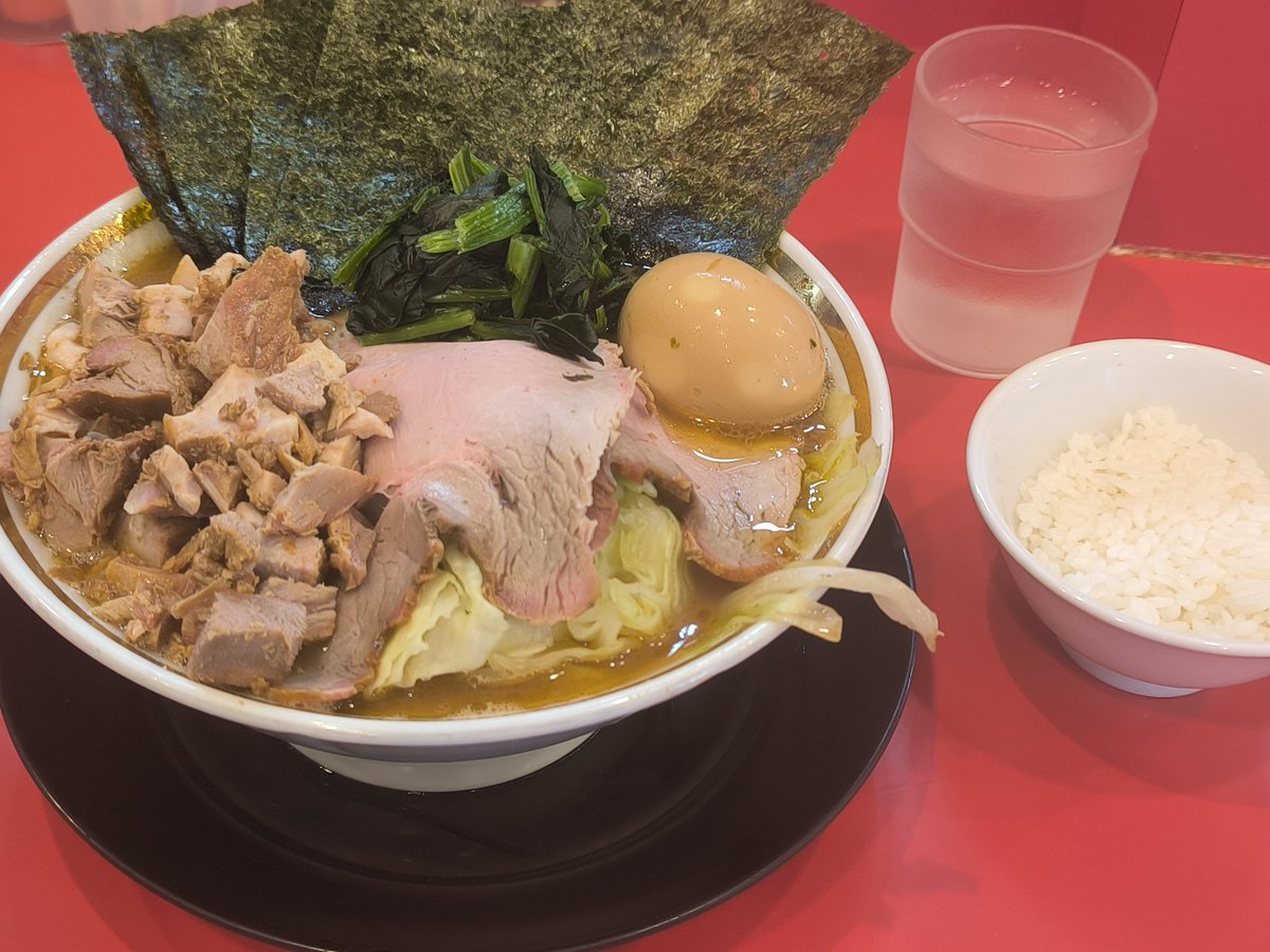 AmbientFarting's tweet photo. 裏大輝青物横丁店  特製（中）＋ライス
ライスは余計だった... https://t.co/h78vGnmspB