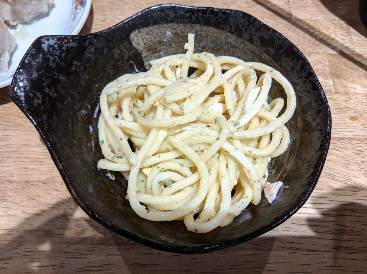 tsukitosake's tweet photo. 京橋の「リンカーン食堂」訪問
連休前👍️
おすすめに豚焼売あった！
とり唐揚げは今日はハズレかな🥹
うるさいチンパンジー集団がいた。店員さんに注意されてたけど、それでも手叩いてたわ。退店させたったらええのに。
#大阪 #京橋
#立ち飲み #リンカーン食堂 #シンバルを叩くチンパンジーのオモチャ https://t.co/fQKxMgGZyg
