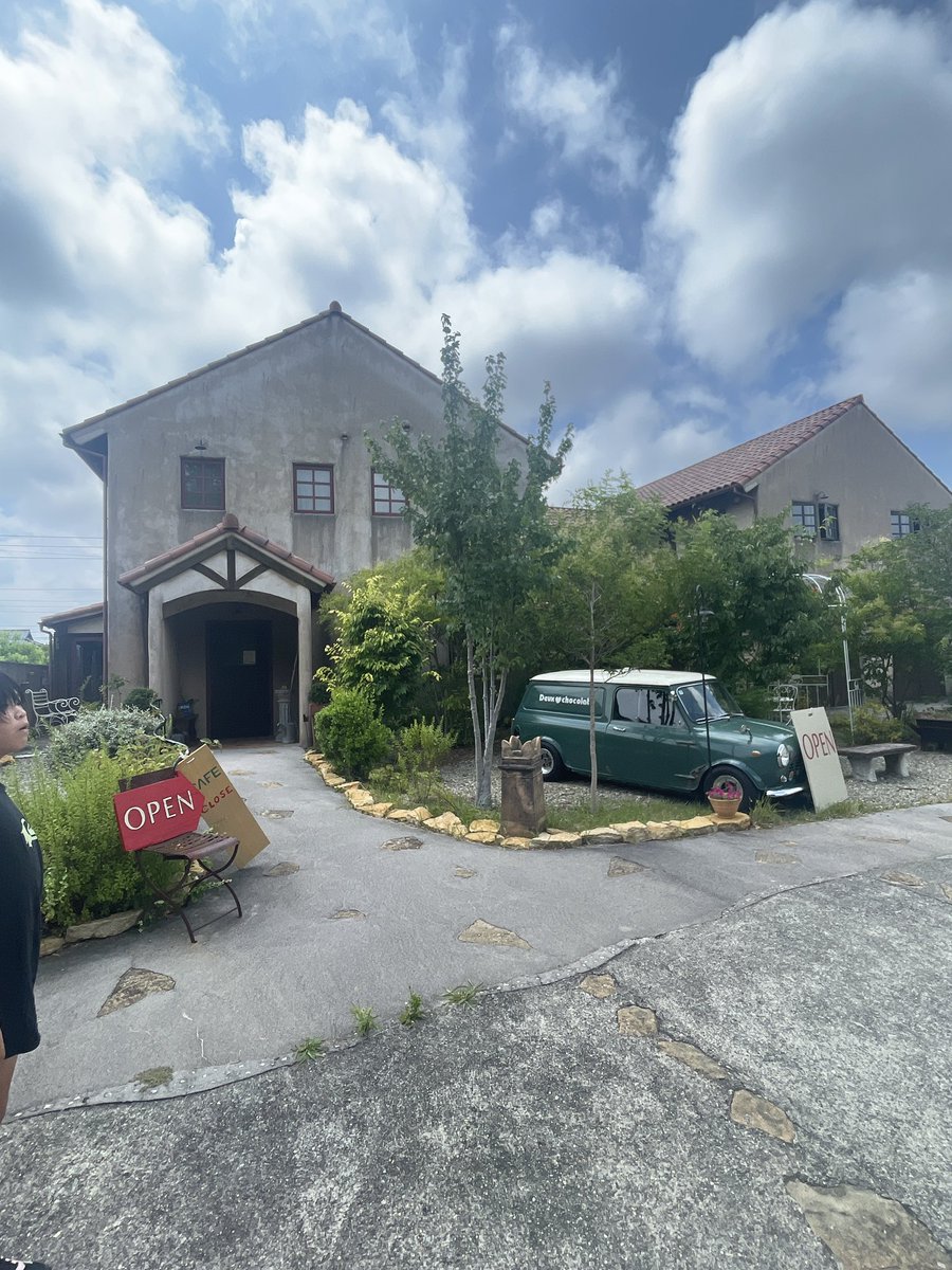 hiro10130014's tweet photo. もう少し車走らして桑名にあるケーキ屋さんへ
10年以上前から気になってたとこにやっと来れた。 https://t.co/bejCRoYzPC