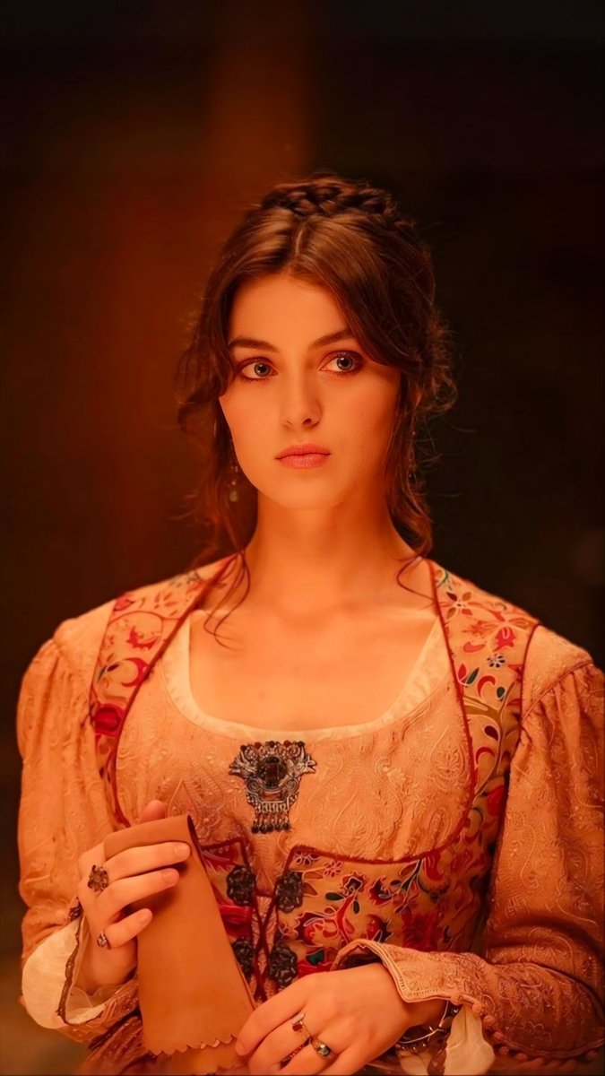 ScarletSpeeds16's tweet photo. Only actress who could've played the role of Helen of Troy with ease. ✅
Christopher Nolan was wrong. 

#TheOdyssey https://t.co/d3LDAGxUrk
