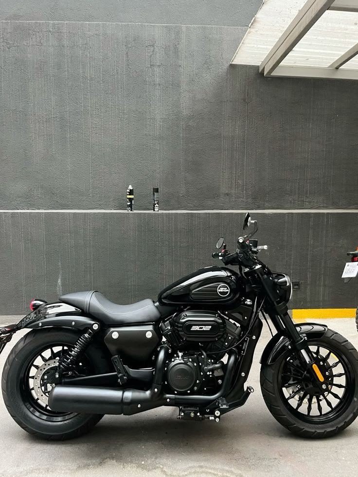 ohsummereyes's tweet photo. orangnya                            motornya https://t.co/GMmGuso0yT
