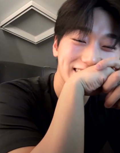 realmspinner's tweet photo. Cute and silly mctz &amp; w00san AU: Wy was broken up with.  He’s heart broken and has been wallowing for weeks and Hj can’t stand it.  He takes Wy out to a bar and tells him today is IT.  Drink it off, then be done with it.  Unfortunately, Wy gets a little too drunk and spots https://t.co/XMbVCO7XsD