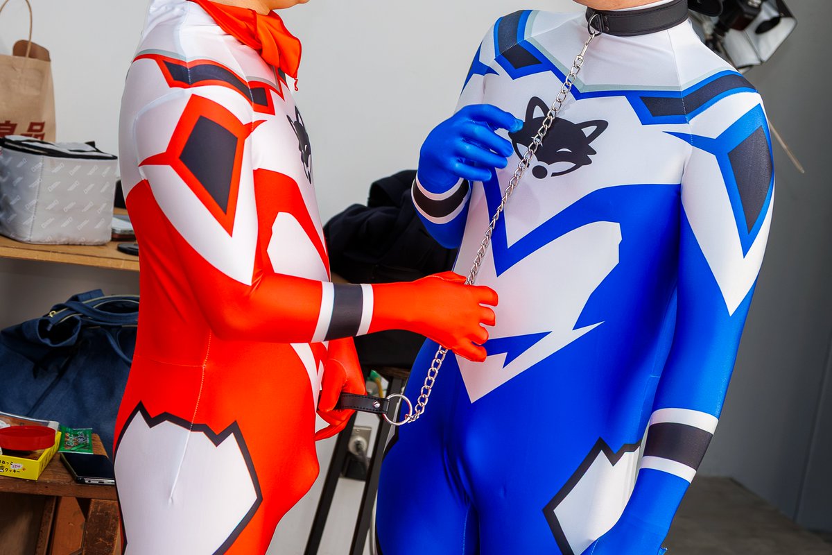 Bow_Rangers's tweet photo. <撮影裏>
リード着けてみる？？
///Σ(//ロ// )ｷｬｰ
（ちなみに休憩中）

#烈犬戦隊パウレンジャーズ https://t.co/stHTg65IzB