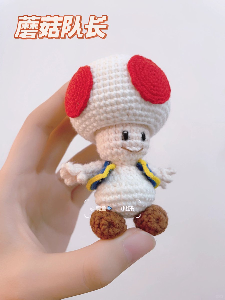 b4ndivil's tweet photo. Just finished this knitted mushroom keychain  A quick cozy weekend craft project that’s perfect for gifting tiny handmade joys! https://t.co/pQFsbDXpCc