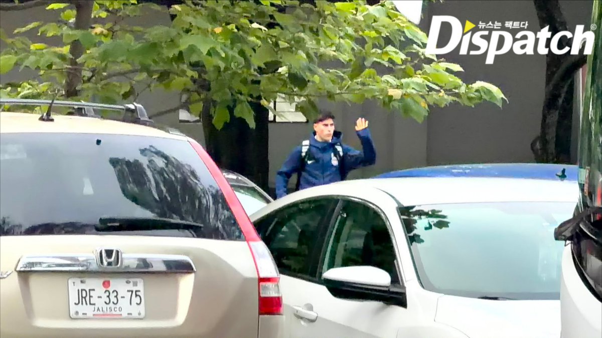 sqtvrno's tweet photo. nueva pareja captada por Dispatch https://t.co/wCeCUfNadV