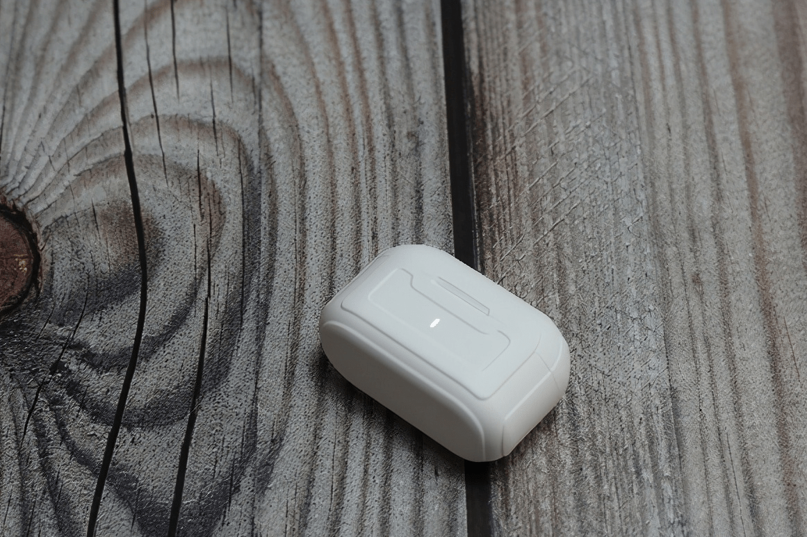 rjera19593278's tweet photo. Just unboxed my new wireless earbuds! Smooth setup and crystal-clear sound—game changer for my daily commute https://t.co/pLbJZWmgLK
