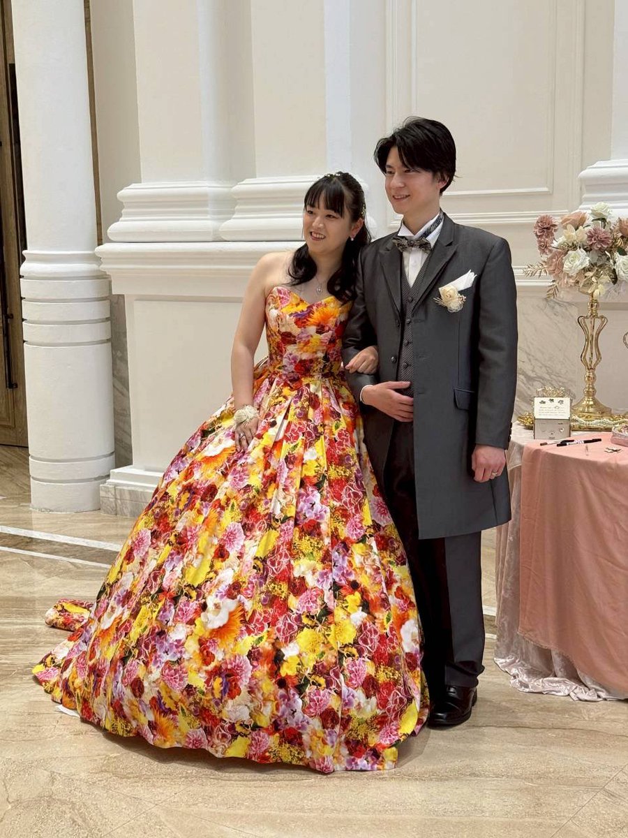 09xKamite's tweet photo. そういえば台湾での婚宴の写真を載せ忘れていなたなぁと今更。高鐵台中站の近くの臻愛花園飯店というところでお世話になりました。日本からの友人や、親族親戚含めて100人以上の、日本では最近見ない規模でしたが、わいわい楽しく無事終了しました。それにしても桌上禮の設置自分でやるのおもろいな笑 https://t.co/0VdNsOAMXX