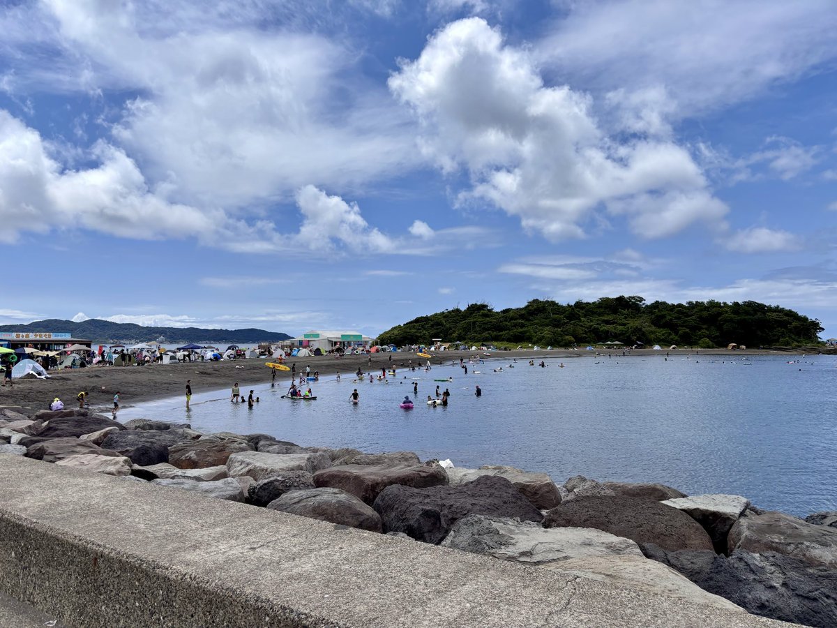 sho__owl's tweet photo. 沖ノ島で海水浴！
釣竿持ってくればよかった😂 https://t.co/YKl9SKRTyf