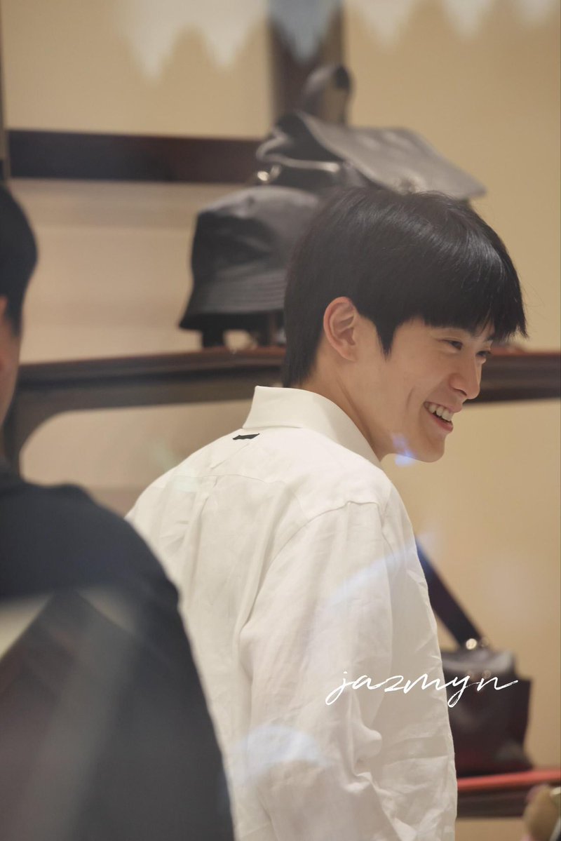 faiyx03's tweet photo. หล่ออะ ไม่เคยมีช่วงขี้เหร่จิงๆ อยากดู vlog มิลาน 3,000 ชม. https://t.co/MyZ0qaAMSw