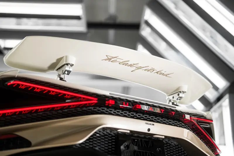 autoportalcy's tweet photo. Bugatti has officially completed production of the W16 Mistral, marking the end of the brand's legendary road going W16 engine after two decades.

Read more on our website: https://t.co/ZHihUS1ZlP
Link In Bio

#cars #bugatti #w16 #mistral #hypercar https://t.co/XMOBOY6LDc