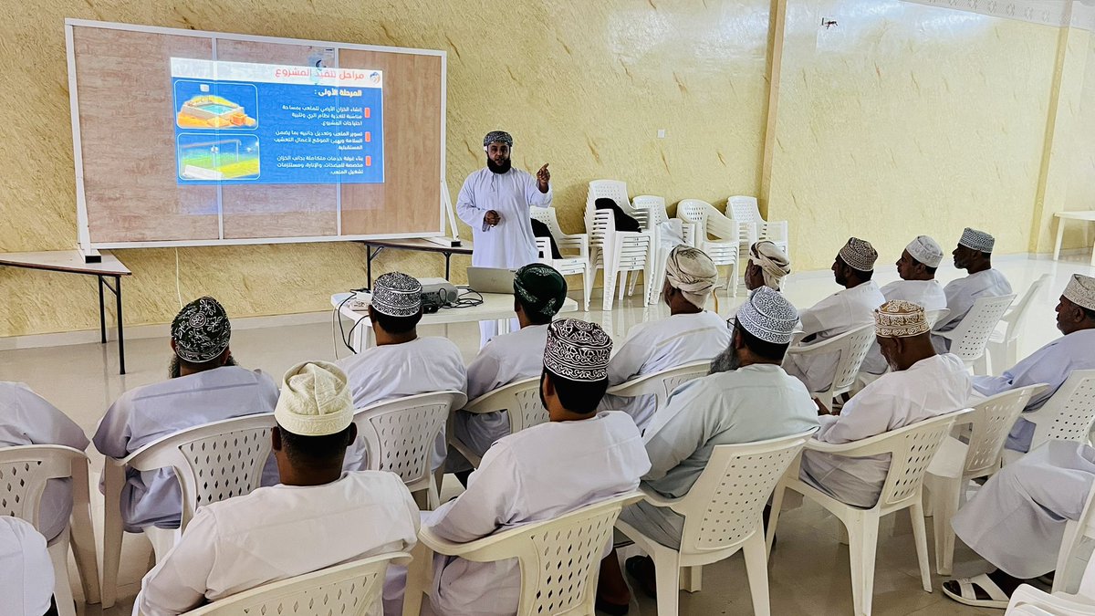 sehalafiahteam's tweet photo. #يحدث_الآن اجتماع ادارة فريق سيح العافية الرياضي الثقافي مع اهالي قرية سيح العافية  للتعريف بمشروع تعشيب ملعب الفريق https://t.co/Oi9u4R9J4t
