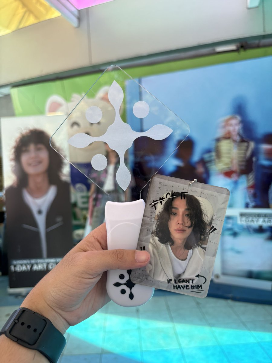 jwwitmolfm's tweet photo. AAAAAAA FINALLY https://t.co/COlPUfigg2