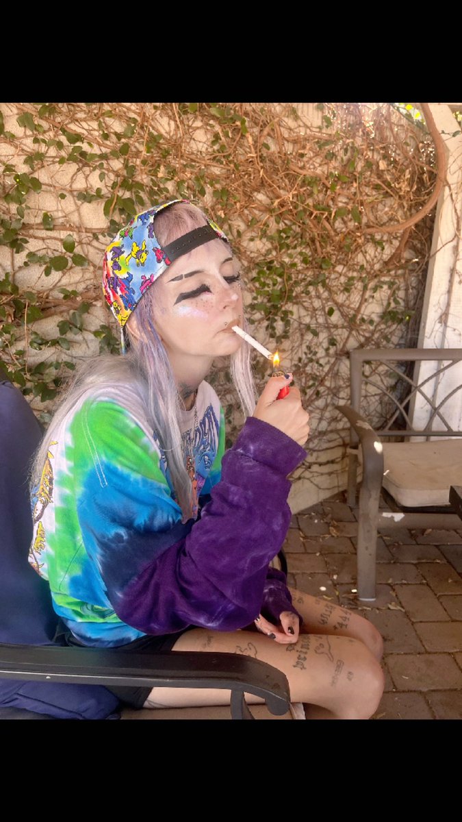 loafsnack's tweet photo. Not so NSFW here but I’d just like to show off the Grateful Dead fit 
💿🍡🍥🕸️🕷️ 
#nsfwtwt #egirls #pastelgoth #loafsnack https://t.co/FuUQpA02Q1