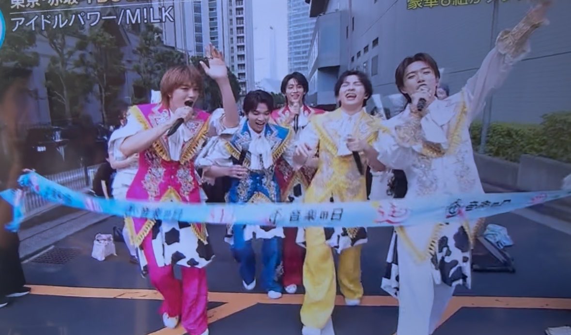 hayajuu0's tweet photo. 頑張る吉田さんと待ってくれる4人泣いた https://t.co/A9yCHBZ1Qu