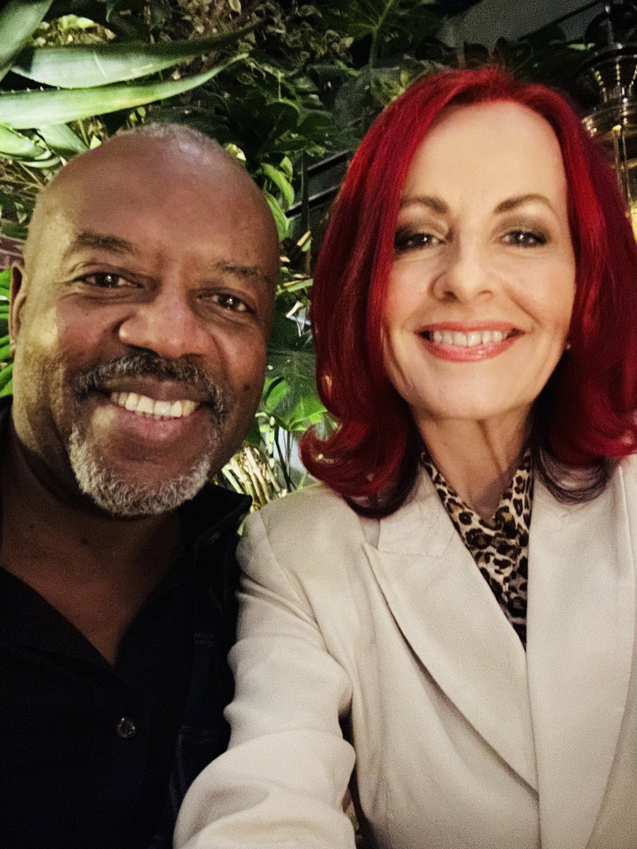 CarrieGrant1's tweet photo. This week on BBC Radio London Saturday Breakfast show @DavidGrantSays and I asking: 1. We want your moving home stories. What are your fondest/funniest memories? 2. Songs, lyrics bands with the words Home, House, Move, Pack. Double points for the word “keys.” https://t.co/eDGBzdRGfn