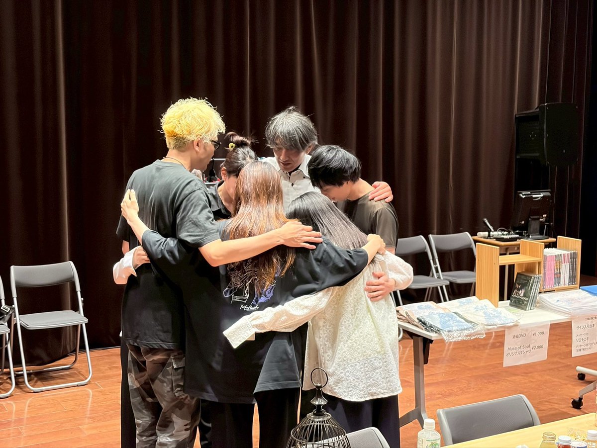 maoupika07's tweet photo. 明日、予定が無くなって
途方に暮れてる弘前市民の皆様
なんか暇だなーって思ってる皆様

#弘前れんが倉庫美術館 にて
#万華の鏡と青の糸 ご観劇頂けます！

東京×弘前、日替わりゲスト初導入にて
相馬、出演しております🫶🏻

11:00もしくは15:00
当日飛び込みも大歓迎です🥳

お待ちしております🕊️ https://t.co/sPXZzUlkYV