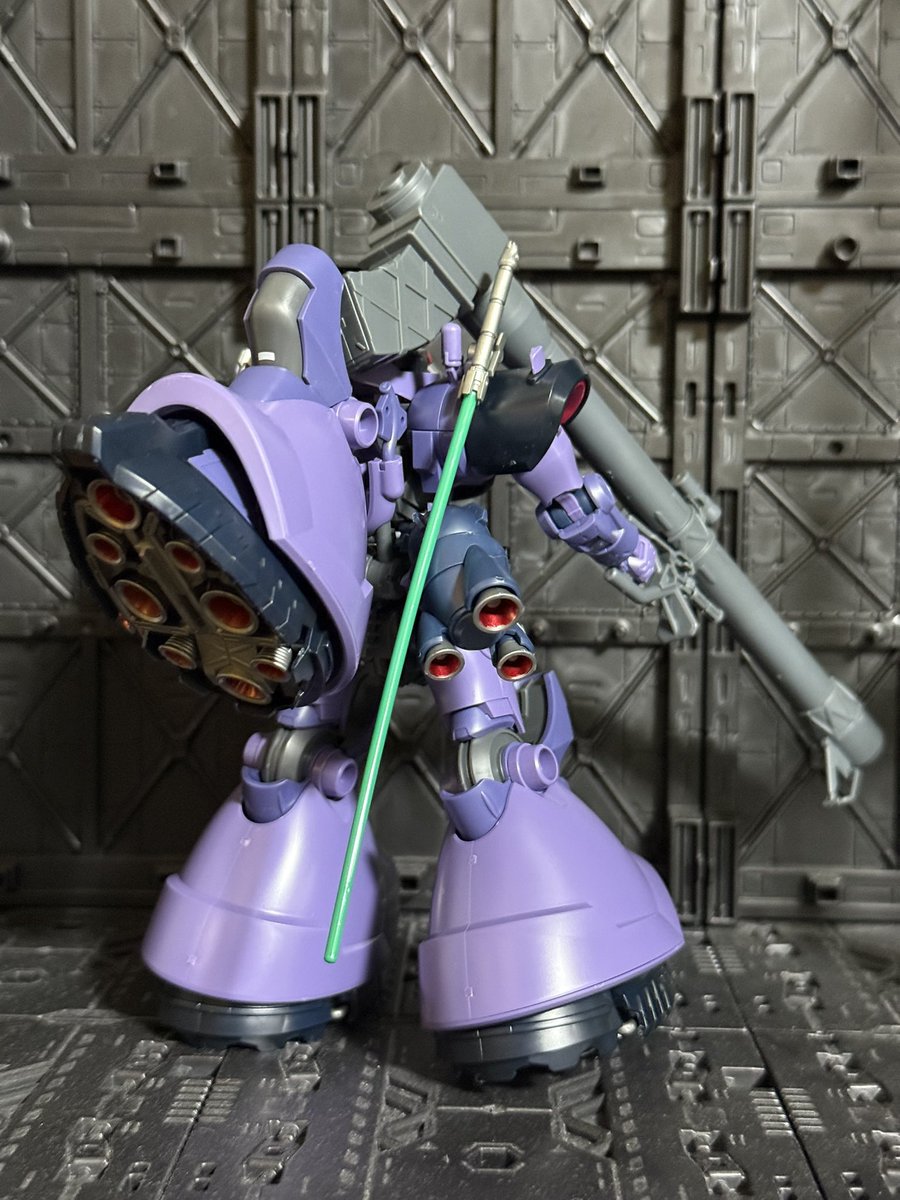 10_sm_10's tweet photo. 久しぶりに！
ガンプラを組める時間が出来たので
(最近食玩ばっかり、逆に食玩の手軽さって本当助かるんだな〜)
積みプラタワーの箱のサイズ事情でこいつに決定
今すぐこれを組みたいって訳では無いが、箱がデカいから笑

ガイア&amp;オルテガの方はバーニア塗ったけど、これはパチ組で行こう😅
#ガンプラ https://t.co/Z75riWn64K