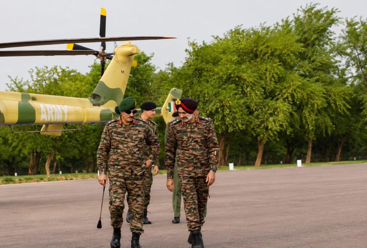 JaiHind_KiFauj's tweet photo. "तकनीक से सशक्त, संकल्प से अडिग।
हर चुनौती के लिए तैयार, भारतीय सेना सदैव मिशन-रेडी। 🇮🇳⚔️"
#IndianArmy #SouthernCommand #SudarshanChakraCorps #DecadeOfTransformation #TechAbsorption #AtmanirbharBharat #NationFirst https://t.co/NoIZ9nSyF8