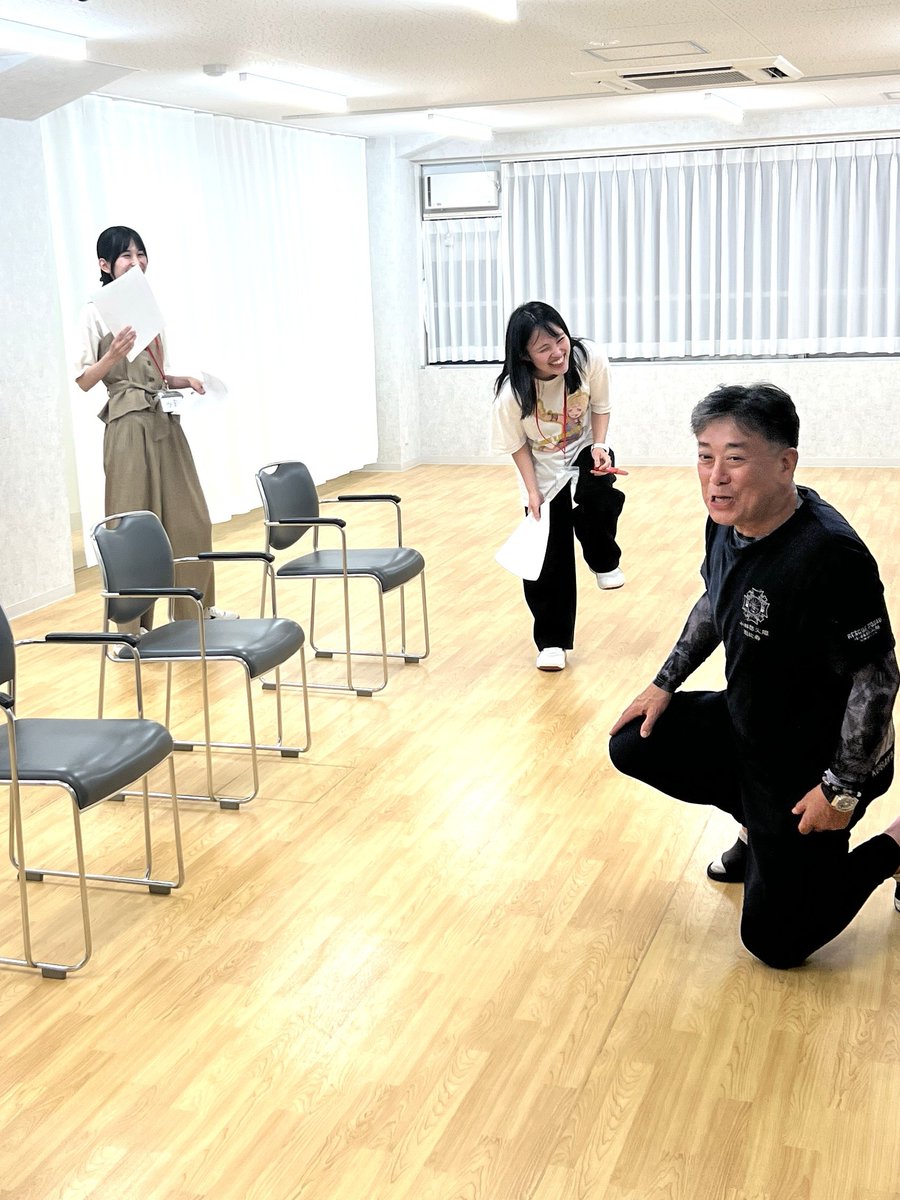 actlabo's tweet photo. 木曜PLAYコースの様子🌈
ゲーム形式で楽しく演技レッスン！
現在の講師は中川浩三先生♪
初心者大歓迎です🐣
仕事終わりのストレス発散にもピッタリかも！？
https://t.co/bXhVA1yROu https://t.co/Pz2n79Gy16