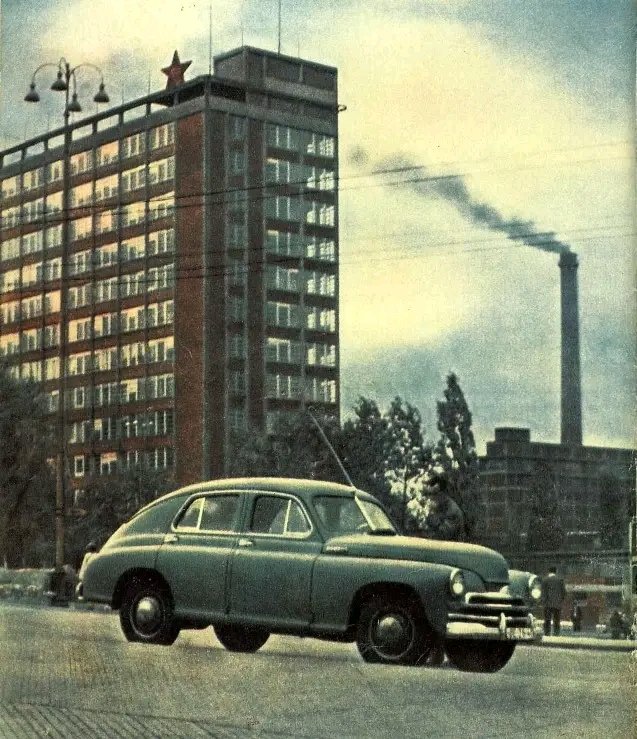 Jablonecak30362's tweet photo. GAZ M-20 Poběda v roce 1957 ve Zlíně. 👍
#retro
#Zlin https://t.co/U6HjxLKlKX