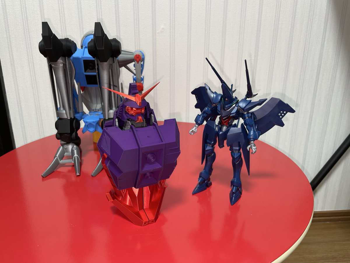 Unagi012311's tweet photo. サイコガンダム3回目の仮印刷中。(気持ち的には本印刷)
色が合うと全然違いますね。パチ組みやってる感が増す。ただフィラメントが湿気を吸ってしまって上手くいかんのでしばらく乾燥せなあかんですね。

梅雨め...終われぇ...。はよ終われ...！
#サイコガンダム https://t.co/fKO1QZ6Qnp
