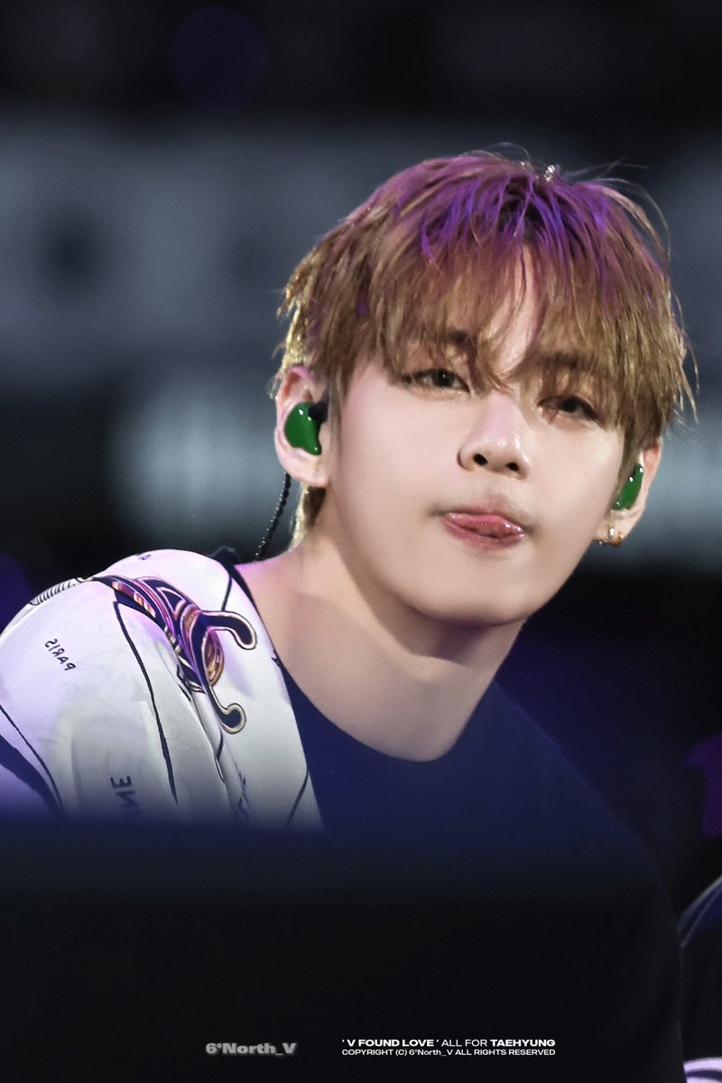 6North_V's tweet photo. 260717 
#BTS #방탄소년단 #방탄
#뷔 #김태형 #태형 
#TAEHYUNG #V https://t.co/bJMj7R4B1Q