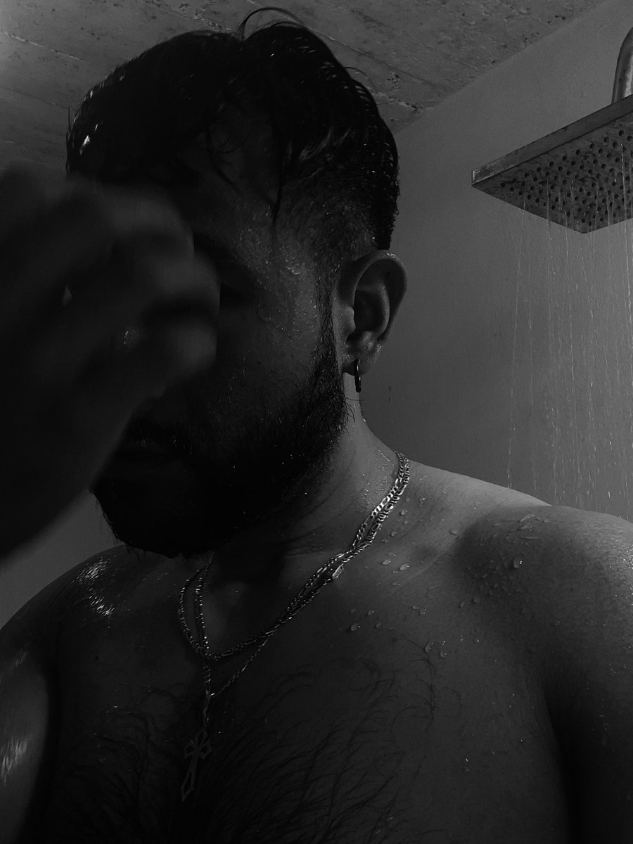 manevic03's tweet photo. #man #hoscos 

Bañito nocturno 💦 https://t.co/JQboorXKmp
