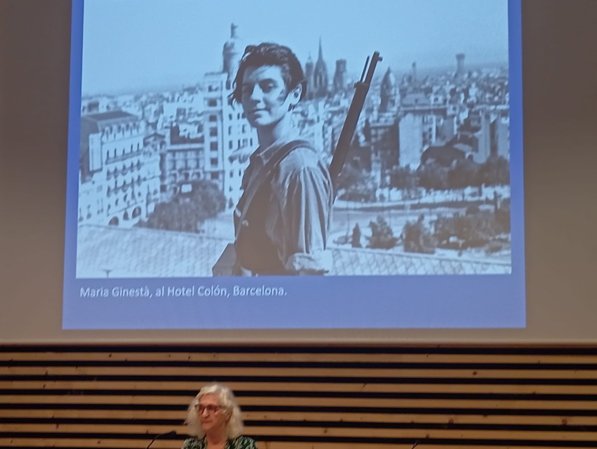 ContemporaniaUB tweet picture
