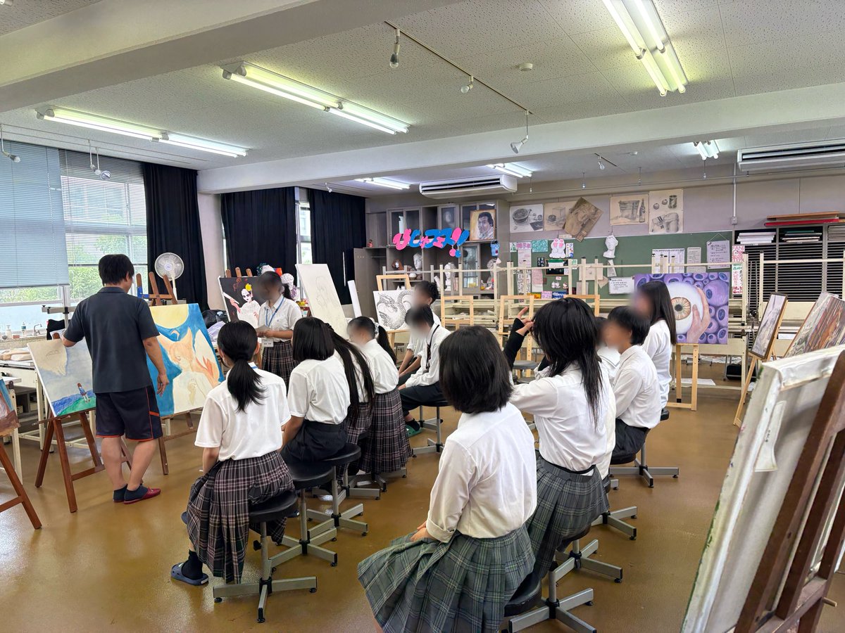 KNIT_10's tweet photo. 伊賀白鳳高校でKNIT展に向けて中間講評会をしました！

KNIT展
開催期間
7/30(木)～8/2(日)
10:00～18:00(最終日は14:00まで)
場所
リバーナホール(イオン名張店三階)
ぜひお越しください！！！ https://t.co/ZIiX9f9oax