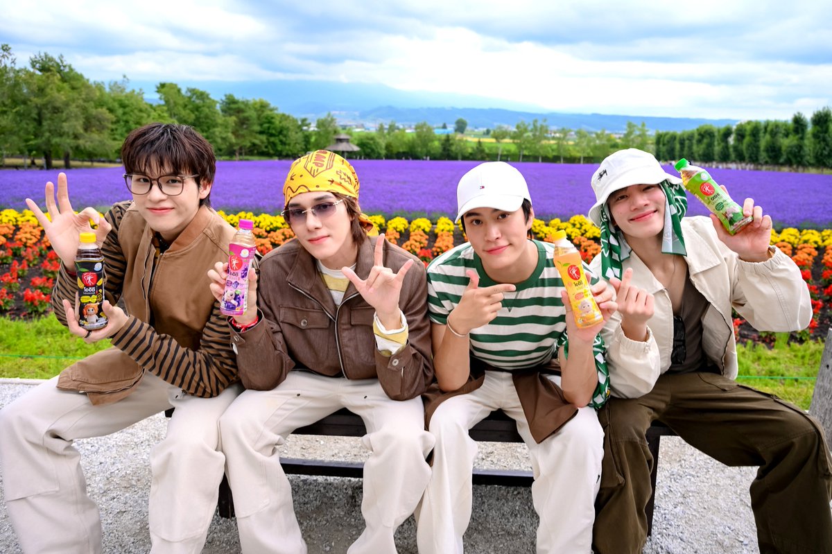 around_ent's tweet photo. “เจมีไนน์ - โฟร์ท” ควง “สกาย - นานิ” พาผู้โชคดีเติมความฟิน บินไปฟีลกู๊ด กับ “OISHI Camping Trip รู้สึกดี ที่ฮอกไกโด” ประเทศญี่ปุ่น สัมผัสฮอกไกโดในบรรยากาศฤดูร้อนสุดสดชื่น

#OISHIxGFSNTRIP2026 
#รู้สึกดีทุกTeaที่เข้าแอปโออิชิคลับ
#GeminiFourth #เจมีไนน์โฟร์ท
#SkyNani #สกายนานิ

เสิร์ฟโมเมนต์ฟีลกู๊ดถึงฮอกไกโด! 4 หนุ่มสุดฮอตพรีเซนเตอร์โออิชิ กรีนที “เจมีไนน์ – โฟร์ท” และ  “สกาย – นานิ” แท็กทีมพาผู้โชคดีจากแคมเปญ “รู้สึกดีทุก TEA ที่เข้าแอปโออิชิคลับ” บินลัดฟ้าสู่เกาะฮอกไกโด ประเทศญี่ปุ่น ร่วมสัมผัสประสบการณ์สุดเอ็กซ์คลูซีฟในกิจกรรม “OISHI Camping Trip รู้สึกดี ที่ฮอกไกโด” ตลอด 5 วัน 3 คืน ระหว่างวันที่ 9 - 13 กรกฎาคม 2569 ทริปนี้จัดเต็มทั้งความสนุก ความอบอุ่น และโมเมนต์สุดประทับใจแบบใกล้ชิดกับ 4 หนุ่มพรีเซนเตอร์ ผ่านกิจกรรมเสิร์ฟความฟินท่ามกลางธรรมชาติและสีสันของเกาะฮอกไกโด โดยได้พิธีกรคู่หูพลังบวก “ก็อตจิ” และ “เลโอ” มาปล่อยเอเนอร์จีความสนุก เสิร์ฟมุกแบบไม่แผ่ว สร้างรอยยิ้มตลอดทริป

📍อ่านเพิ่มเติมและภาพข่าว https://t.co/2uoKhsRpzo
https://t.co/AoenbOpfAu
