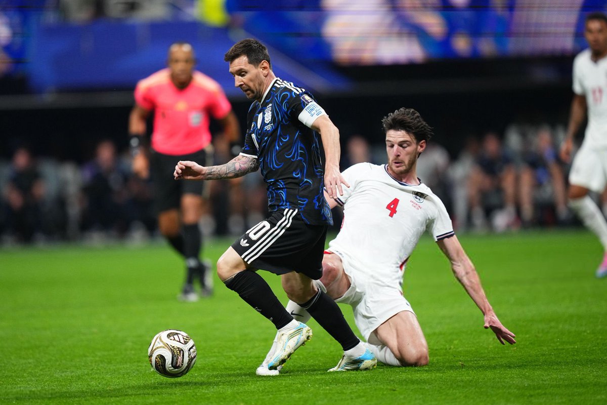 GBarca_'s tweet photo. The fact that Messi made England’s €400m midfield seems like amateurs… https://t.co/z3MQx0Mwhm
