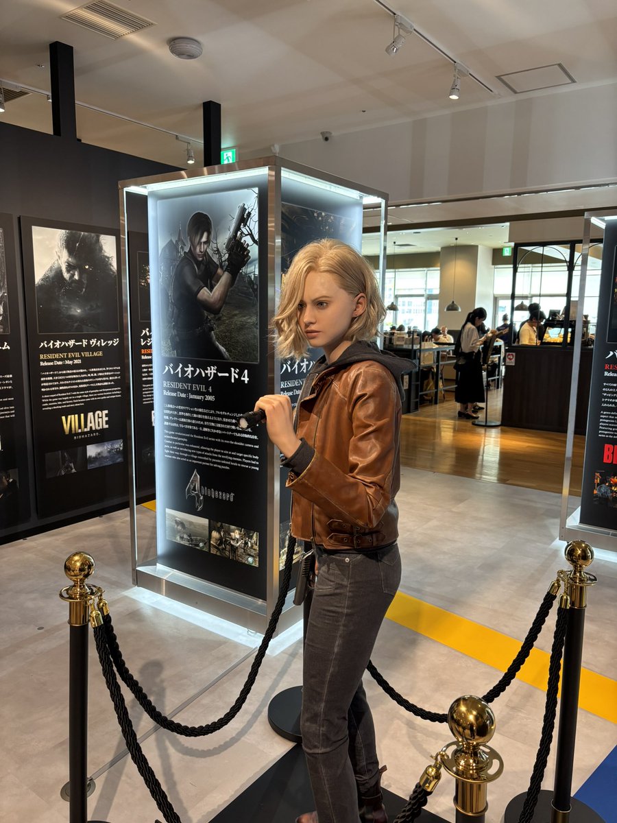 rick_recrooot's tweet photo. みなとみらいのカプコンストアよいぞ https://t.co/qeRpZ89JCw