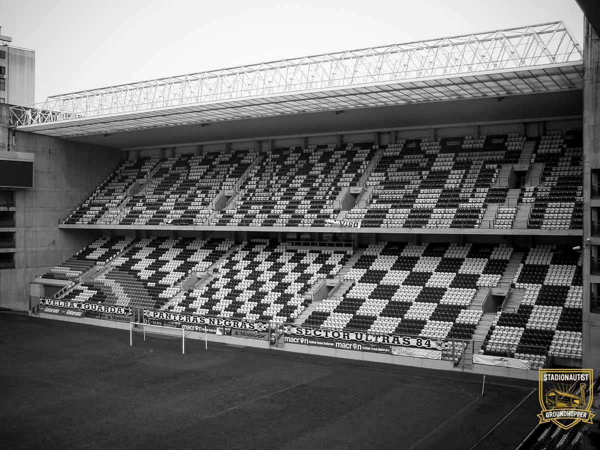 stadionautist's tweet photo. Zwart en wit zijn de kleuren van Boavista. Vandaag voelen ze een beetje grijzer.  

Een stadion is meer dan beton, staal en stoeltjes. Het zijn herinneringen, generaties supporters en een plek die voelt als thuis.  

Força, Panteras Negras.

Estádio do Bessa, Porto

#Boavista https://t.co/Nu04ir1LqV