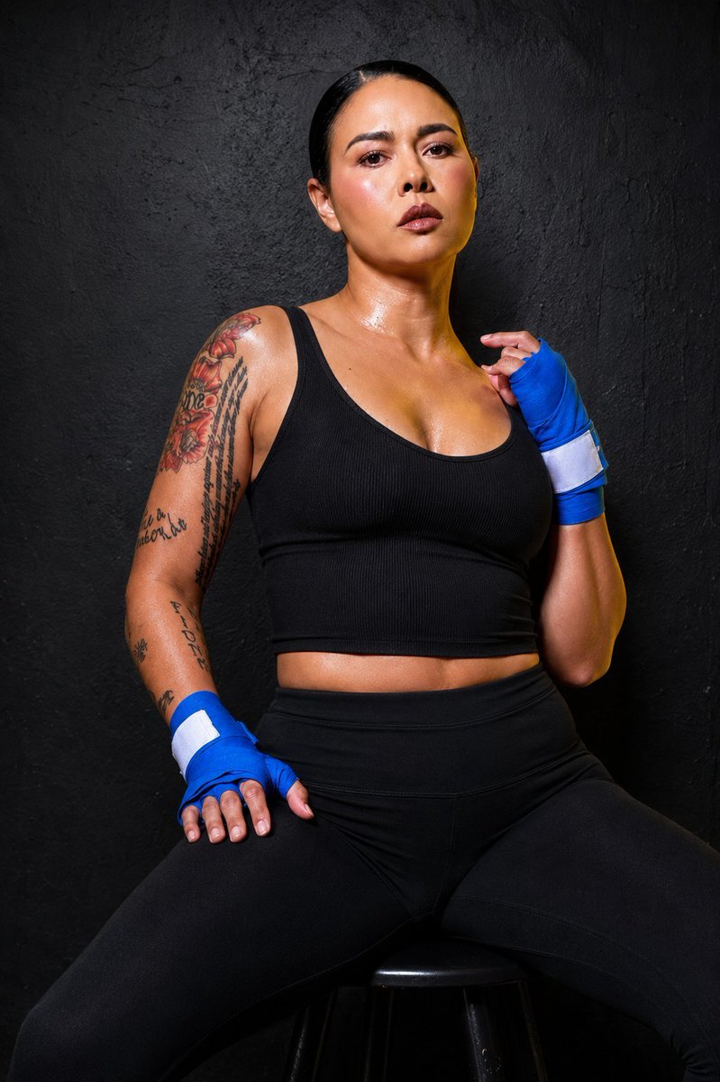 Heroineonly's tweet photo. Unapologetically bold and timeless—

Dana Vespoli at 53 is redefining standards with her confidence and fitness. 🔥

#DanaVespoli https://t.co/y5r4osDmtC