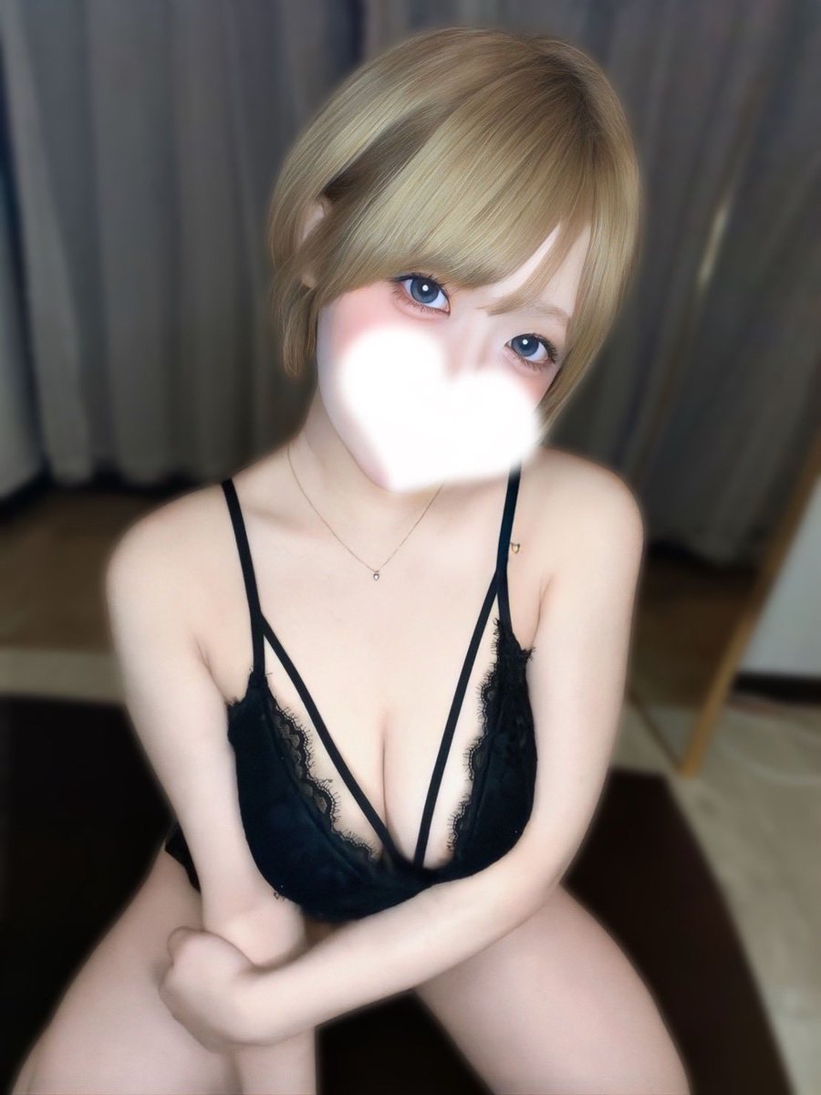 dear_tia's tweet photo. 出勤したよ〜🪽♡

事前予約してくれたお兄さまたち
ありがと〜🥺💗

最短18:15〜ご案内できるよっ🫧
今日もいっぱい癒すから
会いにきてね〜(ᐡ⸝⸝- -⸝⸝ᐡ)♡

待ってるよ〜🤍

#メンズエステ　#メンエス大阪 #谷九　#裏垢 https://t.co/GTABgGZNIg