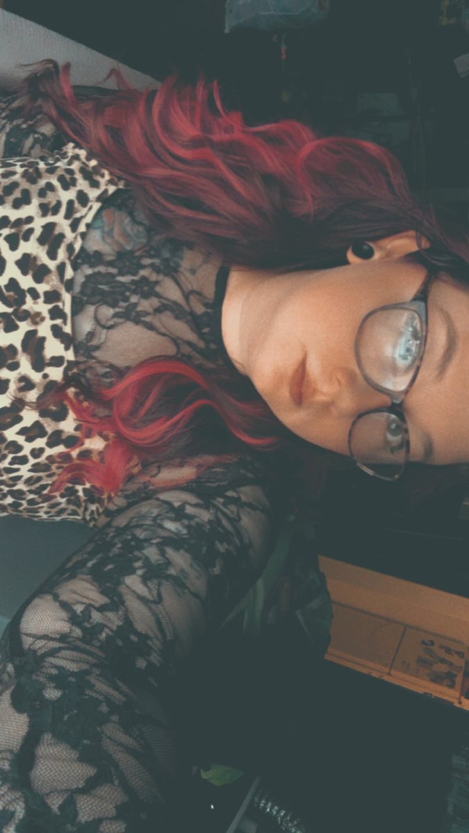 Heytheremaire's tweet photo. Just a night owl wondering why you haven’t paid me yet 🖤🥀 #findom #nsfw #sellingcontent #findombrat https://t.co/eX2Qwc3xUX