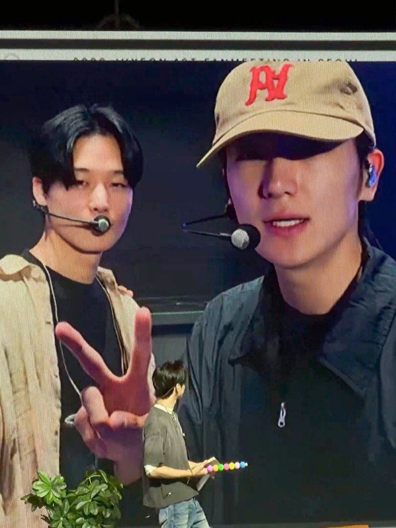 19now97's tweet photo. 아니미친 오랜만에 같이있는거보니까 손나좋네 ㅜㅜㅜㅜㅜㅜㅜㅜㅜㅠㅠㅠㅜㅜㅜㅠㅠㅠㅠㅠㅠㅜ https://t.co/W7hxuIOBBL