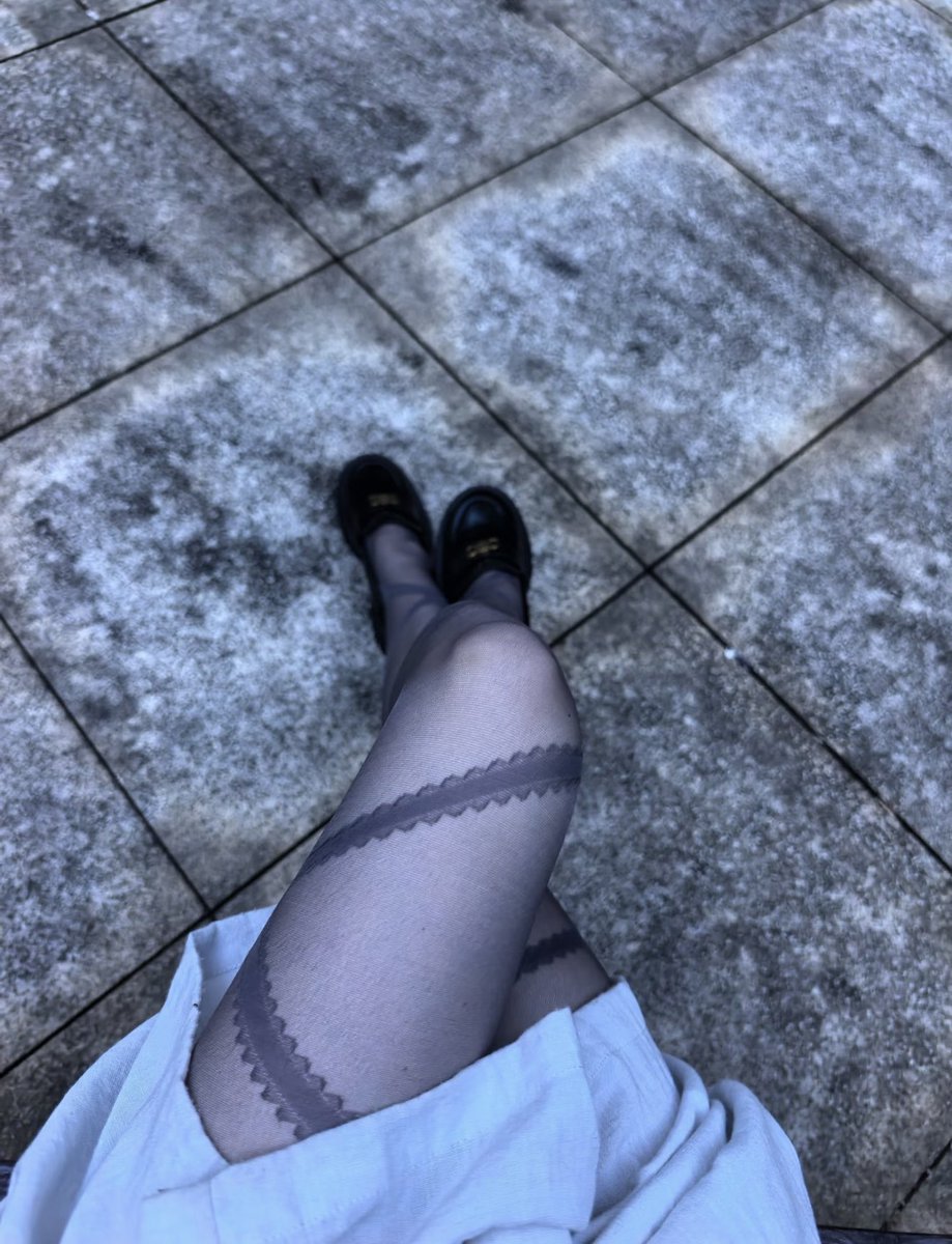 5143612h's tweet photo. 今日天空偷懒，把调色盘打翻成了灰白色。正好，我也不想太灿烂 https://t.co/Vpy0oPGQdm